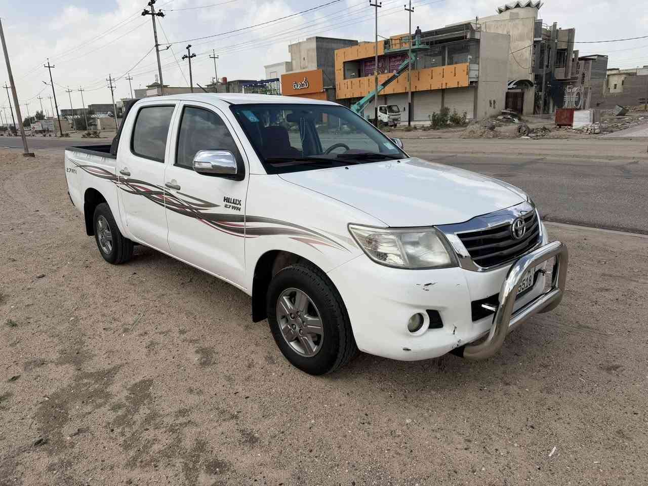 السلام عليكم بيكم هايلوكس اوتماتيك 2015 بيه بارد قليل سياره نضيفه تخم تاير جديد حداديه جديده رقم نكليزي سنويه صار شهرين من مجدده بسمي سعر 215 ***********
