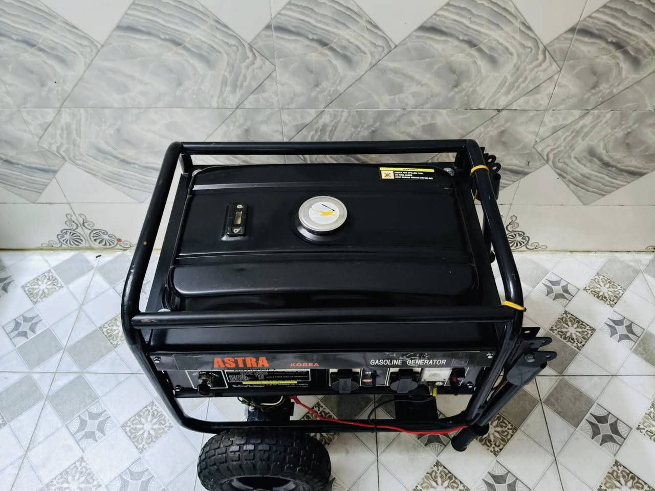 سلام عليكم مولده استرا كوريه الباب الاول بانزين.3ونص كيفي15امبير ملف نحاس . الحجم الكبير . مولده كلش نضيفه مشتغلا  سبوع بلاديه مداخله اي تصليح نكره بالتشغيل السعر225مكاني  بغداد الشعب ويوجد خدمه توصيل داخل بغداد لرقم الهاتف***********
