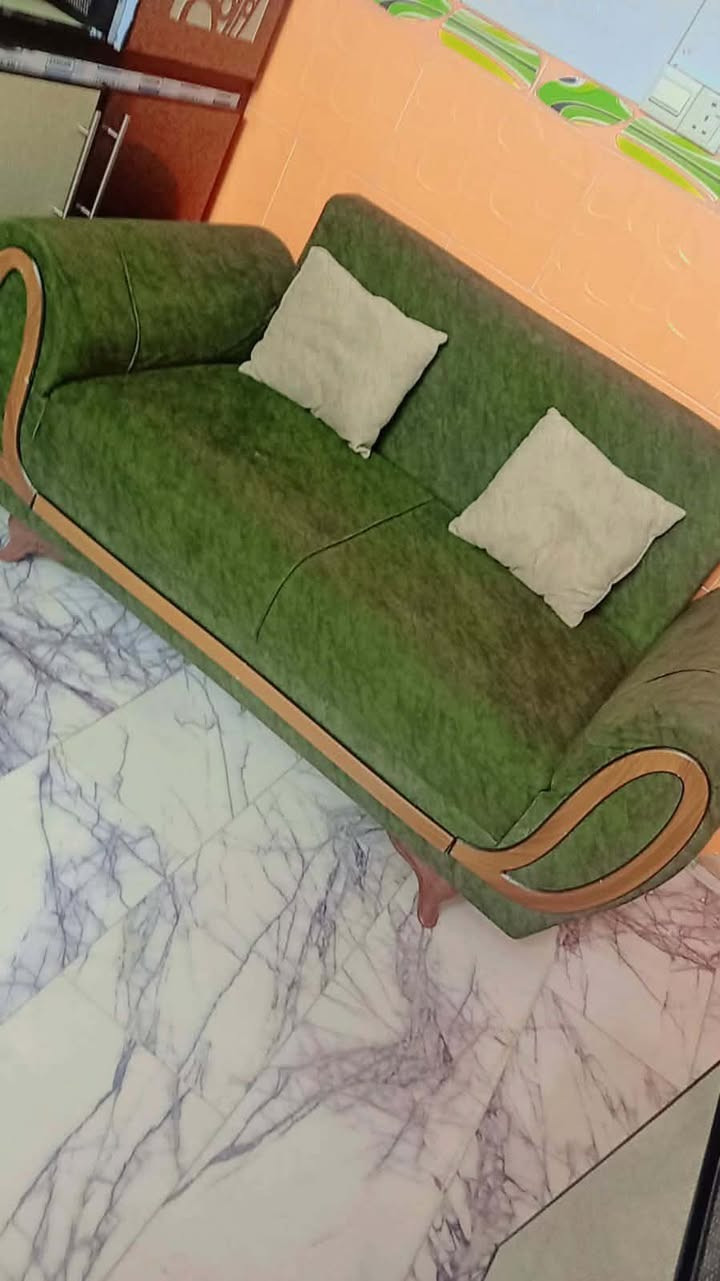تخم عشر مقاعد جديد نظيف 💯 ب ١٠٠ تركي سعره ٢٠٠ الف ويا لوحات  كريعات زويه


**إذا كنت صاحب هذا الإعلان وتريد حذفه لأي سبب، رجاءا أرسل رسالة إلى الدعم الفني**