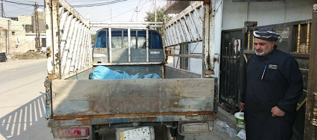 السلام عليكم كيا فونتيرا للبيع موديل 99 مضروبه باب صفحه عكس سايق مبينه مثل مواضحه بصوره كهربائاتهة كامله كلشي مابيهة صدر نص عمر مكينه نضيفه بس بدايت نفخ جاهزه لسياره السعر ٤٠ وبيه مجال المكان بغداد البياع الاستفسار ***********
