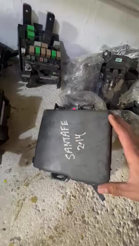 يتوفر جميع انواع قطع غيار السيارات الوارد الكوري والوارد المريكي من موديل 2010 -2026 مفرد ومتوفر جمله ونساب الاسعار ***********
