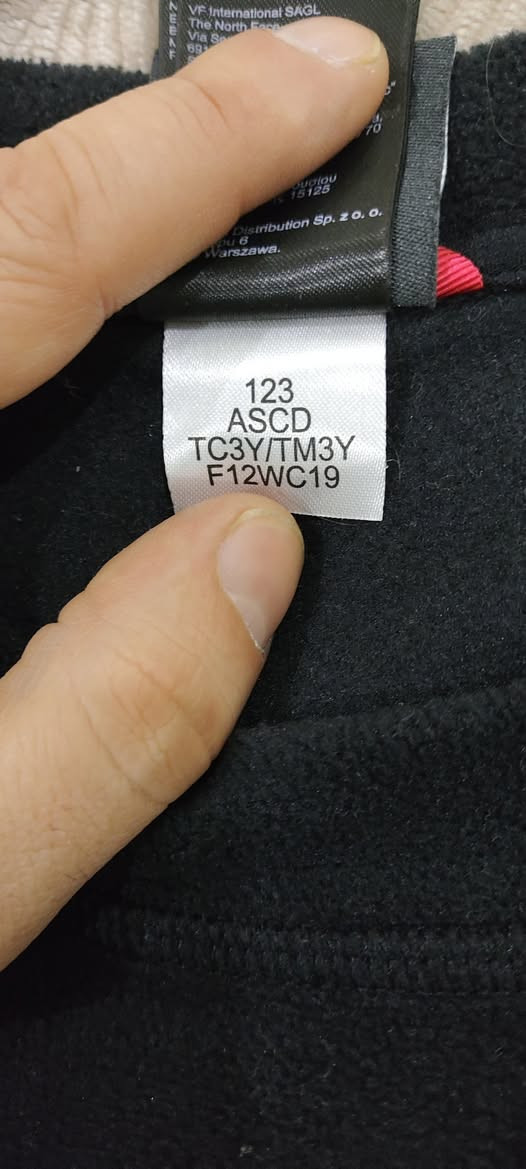 THE NORTH FACE ✔️✔️
باله اوريجنال %100
النظافة تامة 
XL القياس 
64cm عرض الصدر 
72cm الطول 
يتوفر توصيل 6 الاف لجميع محافظات العراق 🚙


**إذا كنت صاحب هذا الإعلان وتريد حذفه لأي سبب، رجاءا أرسل رسالة إلى الدعم الفني**