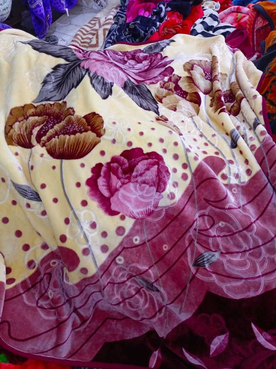 بطانيات باله اثخان وحفر ونفرين كبار القطعه ب 12ونص ***********بي واتساب
