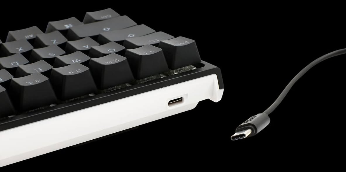كيبورد Ducky One 2 Mini Mechanical keyboard
الحجم: 60% 
لون السوجات: cherry brown 
منفذ التوصيل: USB TYPE-C
ازرار اضافية بالون الاصفر 
السعر: 65الف مع التوصيل


**إذا كنت صاحب هذا الإعلان وتريد حذفه لأي سبب، رجاءا أرسل رسالة إلى الدعم الفني**