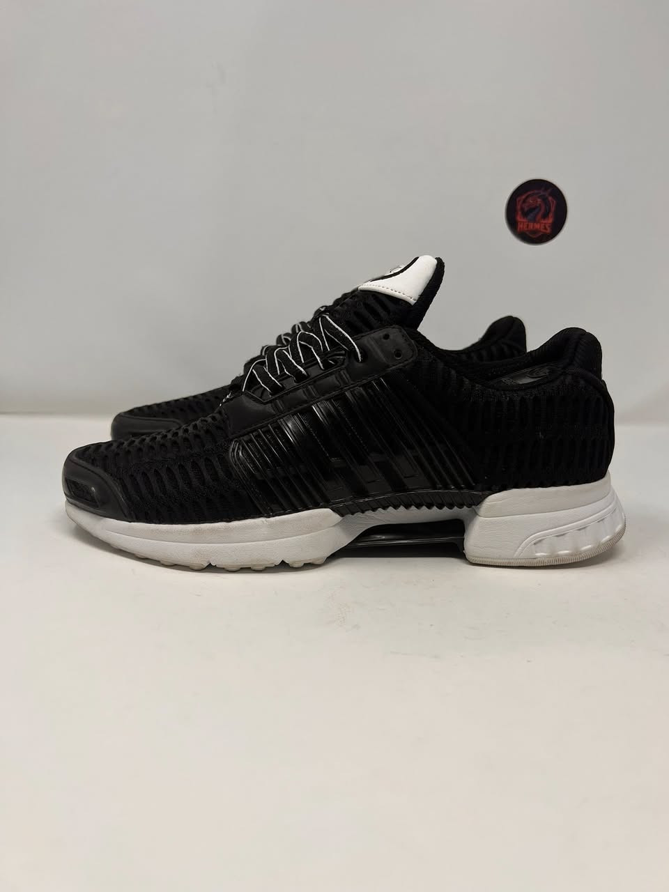 متوفر ✅
Adidas حذاء طبي 
الحجم:41(26سم)
الوصف: باله فيتنامي نظافة 💯، اناقه وراحة واهم شي طب خامه ليكرا وبي خاصيه لتهويه القدم من كل زاويه بحيث يمنع الروائح الكريهه يفيد جماعة السكري والكنكري

السعر:  35  الف دينار عراقي.

🚚 يوجد توصيل لجميع المحافظات وجميع المناطق في العراق

ادخل انستا شوف القطع القويه المتوفره 
https://www.instagram.com/hermes.storex?igsh=MTQwdWQ4OTZ1YmxoMg%3D%3D&utm_source=qr


**إذا كنت صاحب هذا الإعلان وتريد حذفه لأي سبب، رجاءا أرسل رسالة إلى الدعم الفني**