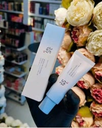 واقي شمس • SPF50+ • لبشرة دهنية