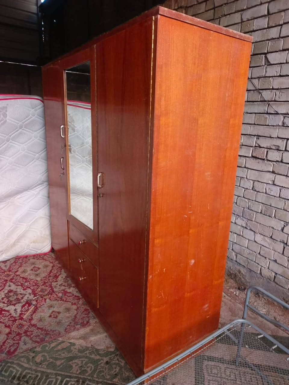 غراض لبيع المكان بغداد نهايه حي أور سبع قصور شارع ابو علي واتساب *********** اتصل وأني بخدمتكم
