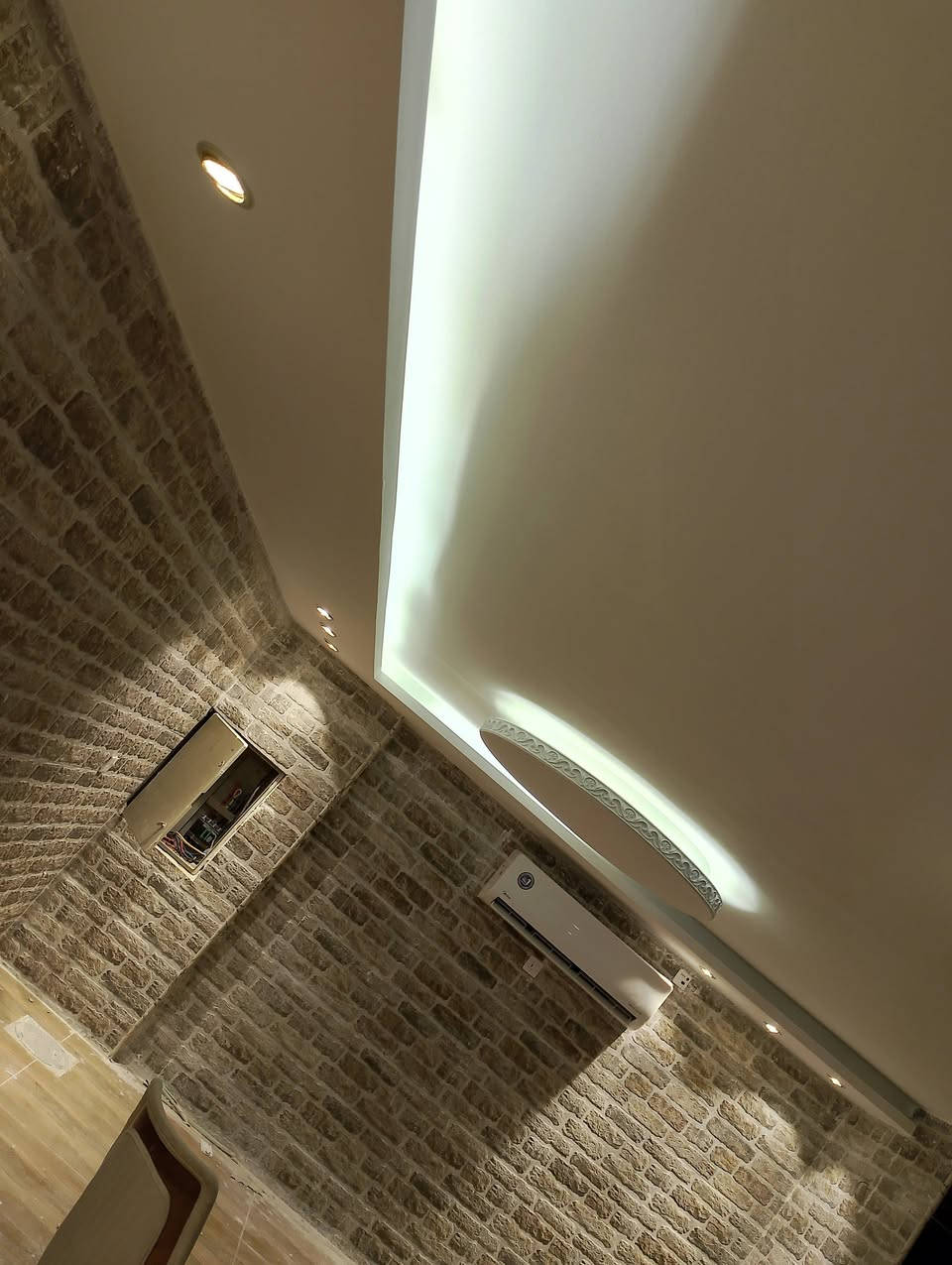 🔹 لماذا نحن خيارك الأفضل؟
✔️ مواد عالية الجودة
✔️ تنفيذ دقيق وسريع
✔️ جميع التصاميم قابلة للتنفيذ، سواء من صفحتنا أو أي فكرة تختارها

📌 ملاحظة: الأسعار تختلف حسب المواد والتفاصيل المطلوبة.

📞 للاستفسار والتواصل:
📲 *********** (متاح على واتساب)

🏡 مصطفى الزهيري – لأن لكل مساحة حكاية، دعنا نُصممها لك
