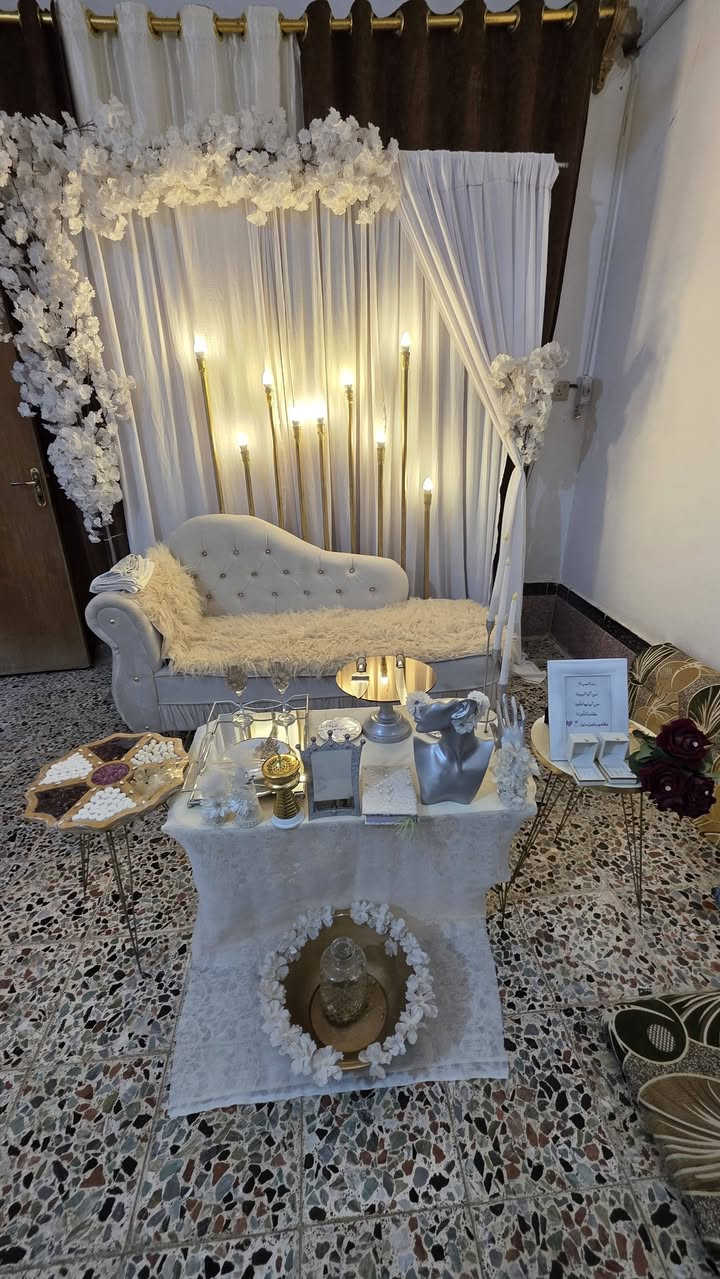 ممنوع الغاء الحجز لحكو سويناكم عروض على ايجار الكوشات يسرنا ان نعلن ببركة الله عن عودة افتتاح الحجوزات على مدار الايام 

مختصين بتأجير اجمل كوشات الأعراس والخطوبة وعقد القرآن والحنة  وملحقاتها 🥰🛍️🪞
ومن ضمن الكوشه (شال وقند وغطس ومسكه)
👰🏻‍♀️💍 خلي مناسبتك حلوه ومميزة مع 
كوشات مارينا للمناسبات 🥰
💥 وبأنسب الاسعار 💥
^النجف الاشرف

⬇️ رقم الحجز 📱……

📞 ***********

🏪
النجف الاشرف
