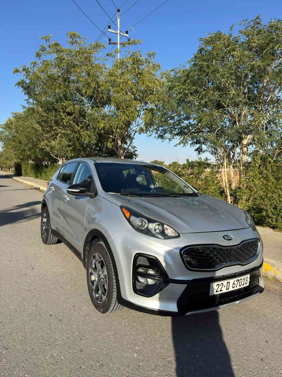 سلام عليكم سبورتج 2020 لون سلفر  XL
 وارد امريكي رقم اربيل مواصفات حساسات اماميه تنبيه السايق  شاشه جبيره تبريد قطعتين تحكمات حادثها جاملغ الايسر جه السايق والباب وبيه بارد كلش خفيف بالهلال الايمن فقط ايرباك بردة راجع سستم كير ومكينه كفاله سياره حلوه وخير من الله اي نقص ما بيها ماشية 70 الف العنوان الشعب حي البساتين 
رقم صاحب السياره ‭***********‬السعر 155
