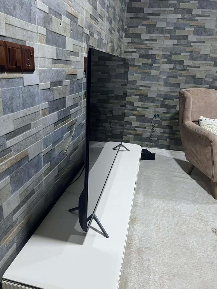 تیڤی بۆ فرۆشتن شاشە ٥٥ لەماڕكەی سكای ۆرس لەناو كارتۆنە بەكار نەهاتووە  بە شەرتە شوێن ڕانییە نرخ ٣٠٠ هەزار ***********
