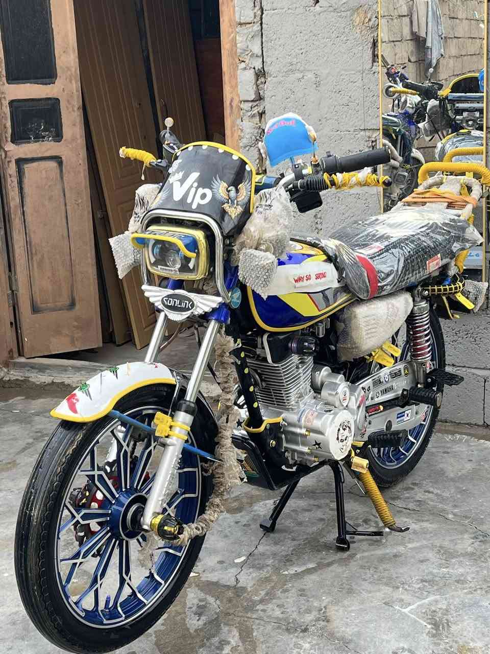 سلام عليكم دراجه. سيفان. 2024 مكفوله. عام. سعر ٧٥٠ وهذا رقمي ***********
