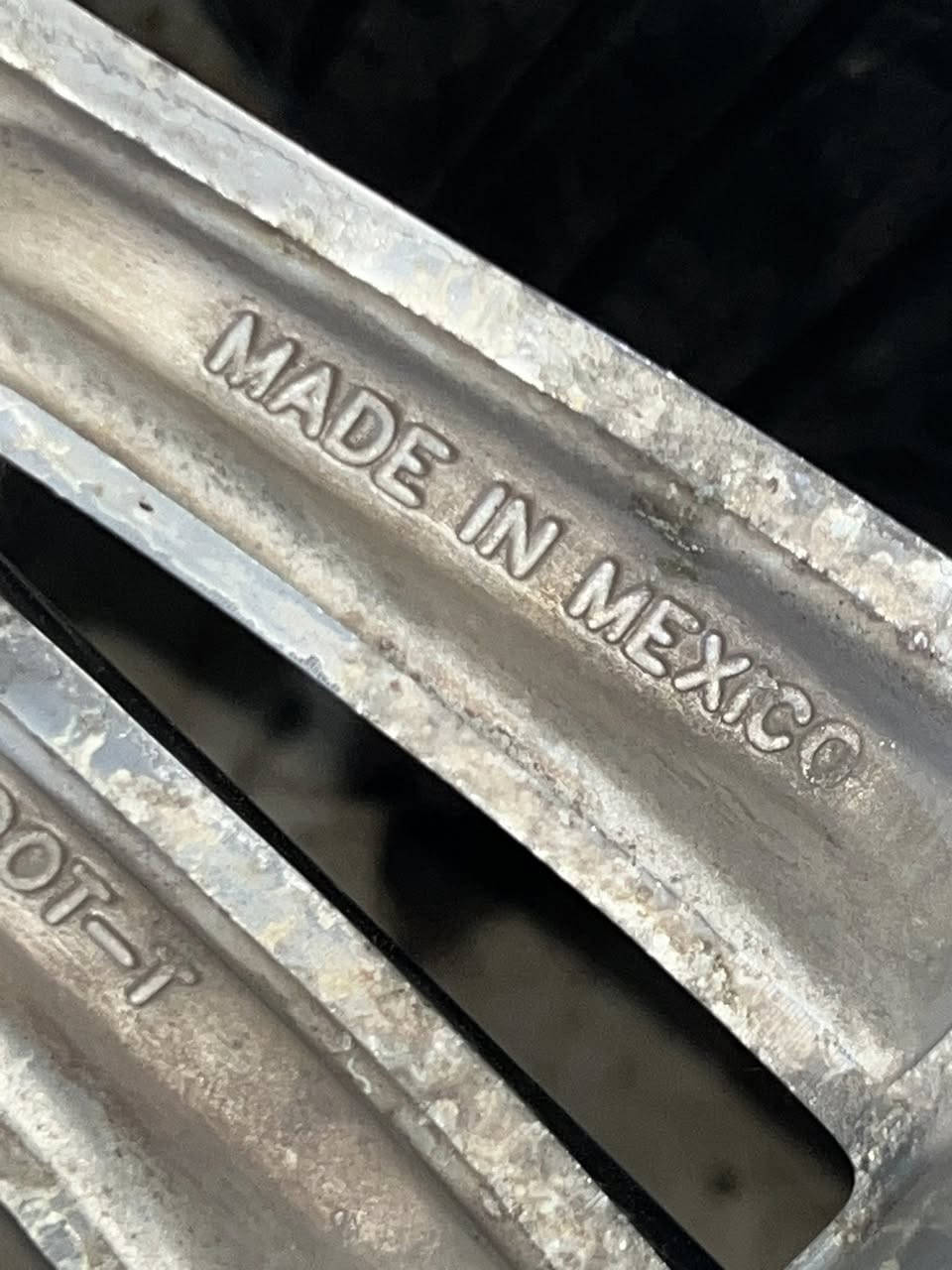 للبيع او مراوس
تخم ويلكب مكسيكي اصلي موبار حجم18
مع تخم تاير تايلندي 
السعر والتفاصيل اتصل وتدلل
***********واتساب/شريحه
