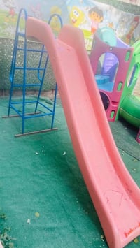 ميز مكتب • قنفات • ثلاجه صغير