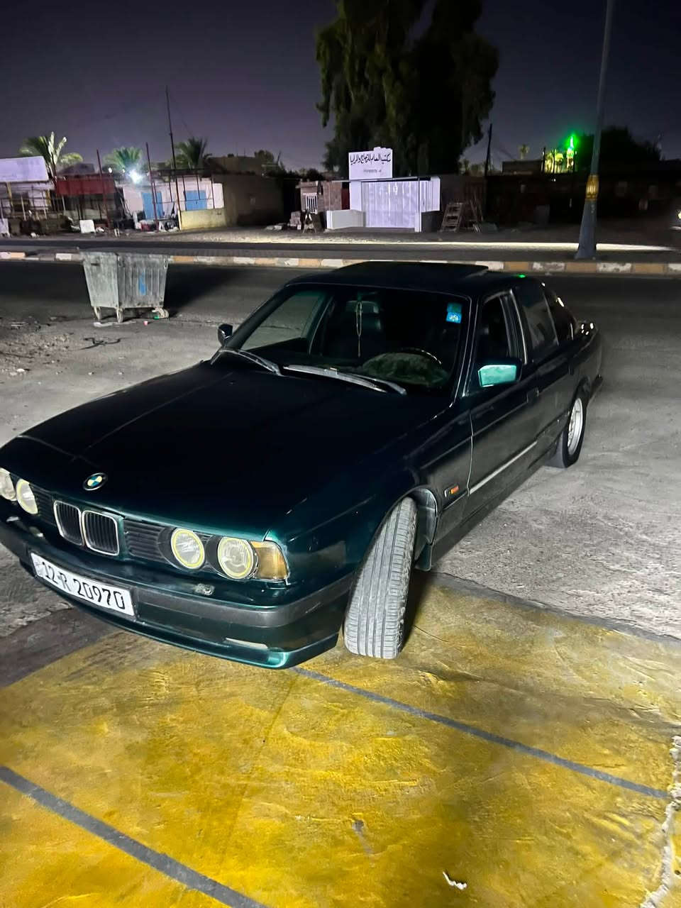 السلام عليكم للبيع بي ام موديل 1991حجم 525مسكر بلادي محرك 528دبل فانوس تبريد ثلج تخم تاير جديد سياره كلها شغاله مابيها نقص فتحه سقف شغاله شرط مابيها ولا قطره خياس ولا حادث فقط صبغ جماليه رقم نينوى بأسمي السعر 67وبيها مجال للشراي المكان صلاح الدين قضاء العلم 
الاستفسار***********
