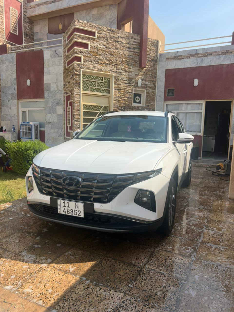 توسان 24خليجي محرك 2000 دوش فول ماعدا البانوراما بصمه تشغيل عن بعد حساس امامي خلفي لد امامي خلفي كراسي 2كهرباء هاندبريك بصمه اوتو هولد مانع انزلاق وانحدار اشايرومري شفط بردات ب ابواب شحن واير ليس مود درايف تحكمات شاشه وكامره زنون  الخ 
ماشيه 17  كفاله عااااامه حت الدعاميه 
السعر 228 وبيه مجال 
للاستفسار ***********
