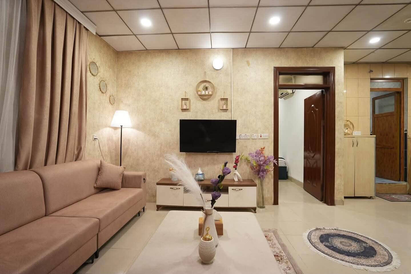 شقق فندقيه موتيل لليجار يومي وشهري
2غرفتين وصاله 
3 غرف وصاله 
انترنيت كهرباء مكيفات مصعد 24 ساعه
موقع ممتاز اربيل شارع 60 م 
للستفسار وطلب وحجز 
*********** واتساب
*********** واتساب
