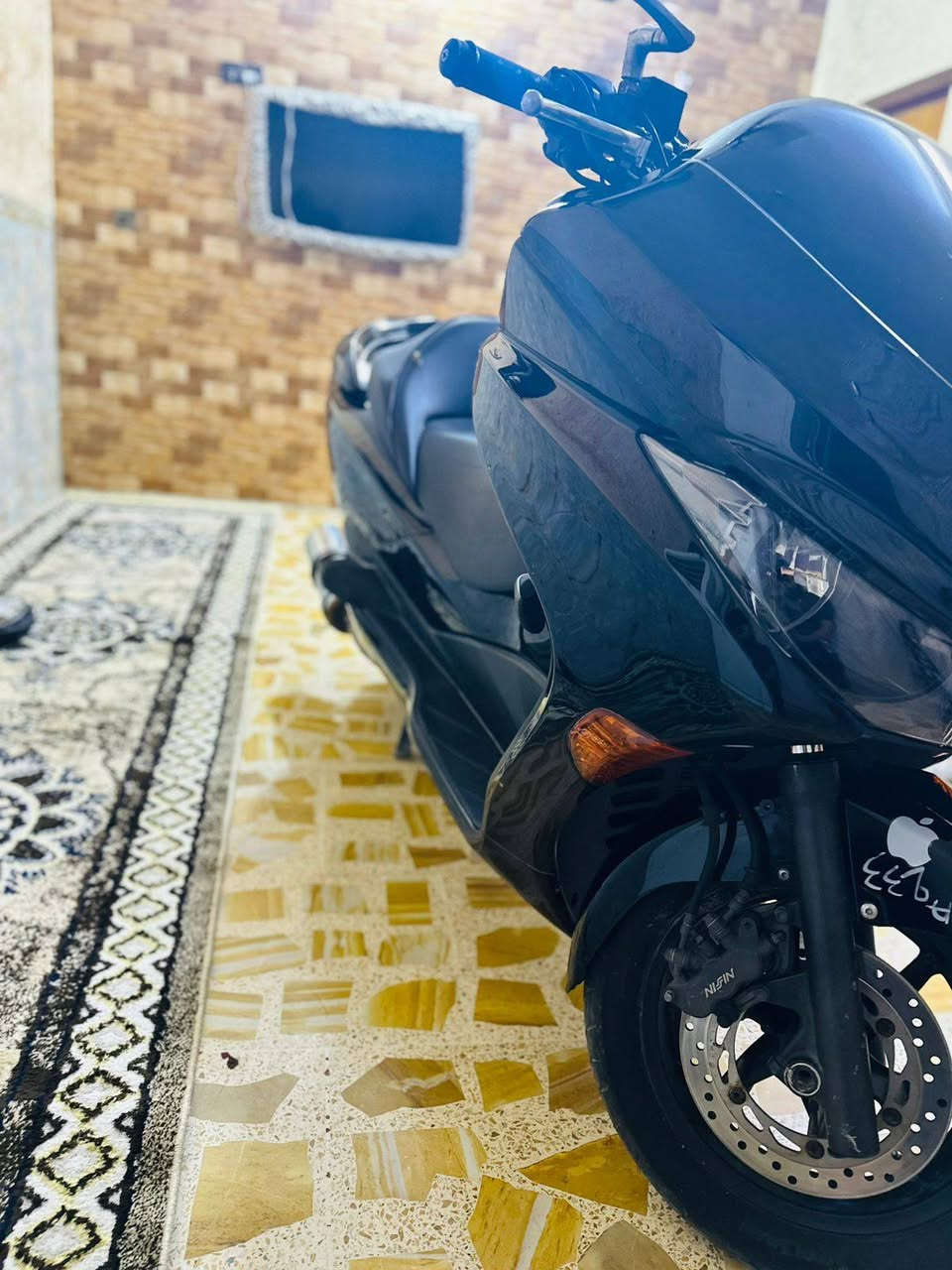 السلام عليكم شباب الدراجة 0ــ10 للبيع مكاني بغداد الطوبجي دراجه ماشية 27نضافة مئة بل مية وعدلت عليهة وشمات دوشمة كشن بي ام دراجةبيهة تدفئة بل يدات دراجة خير من الله صور التزويد جوة الي يريد يتفضل خاص واتساب فقط ***********  السعر 15 ورقة قفل غير قابل للتفاوض .
