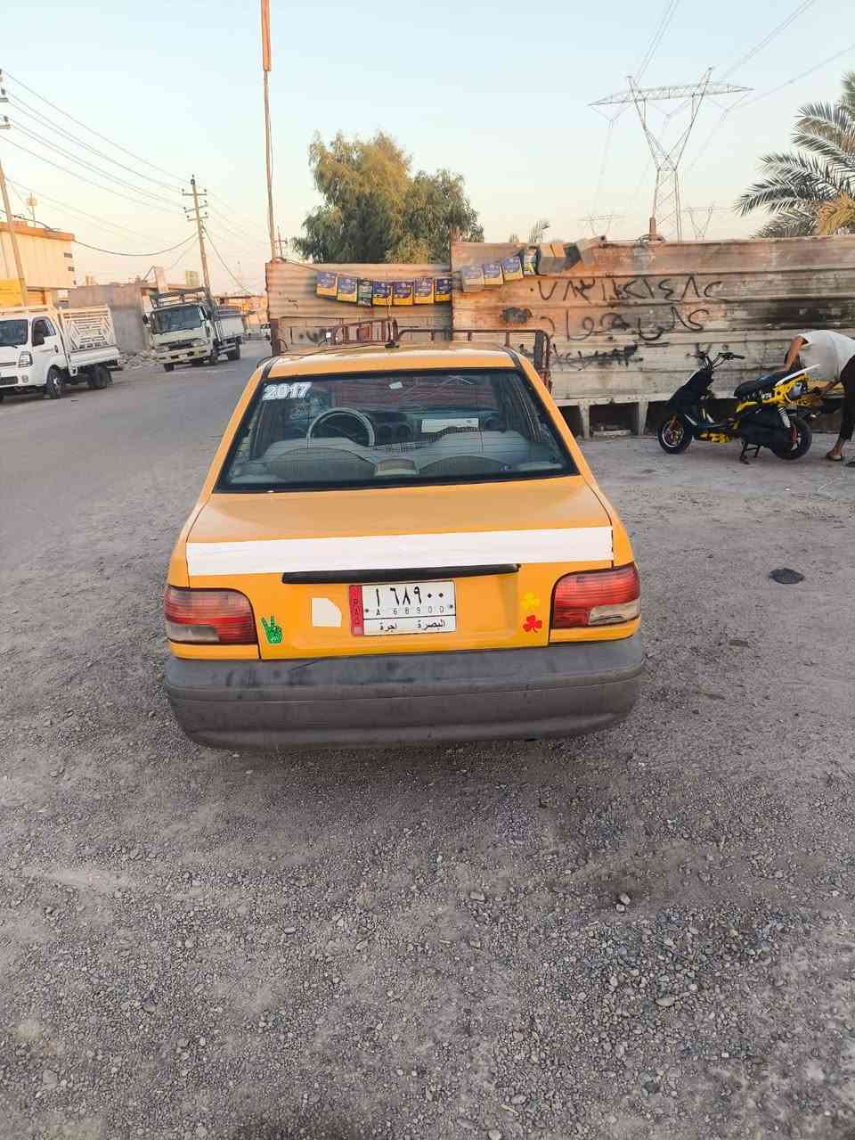 سلام عليكم سياره للبيع سايبه مديل 17 كفاله عامه من تبديل وضربه سياره جاهزه من كلشي كهربائيات كله شغاله عام سياره مال جناي وحله من الصور سعر 25 بيه مجال شي قليل مستعجل على بيعته مكاني بصره كرمه علي الشراي يجي خاص رقم ***********
