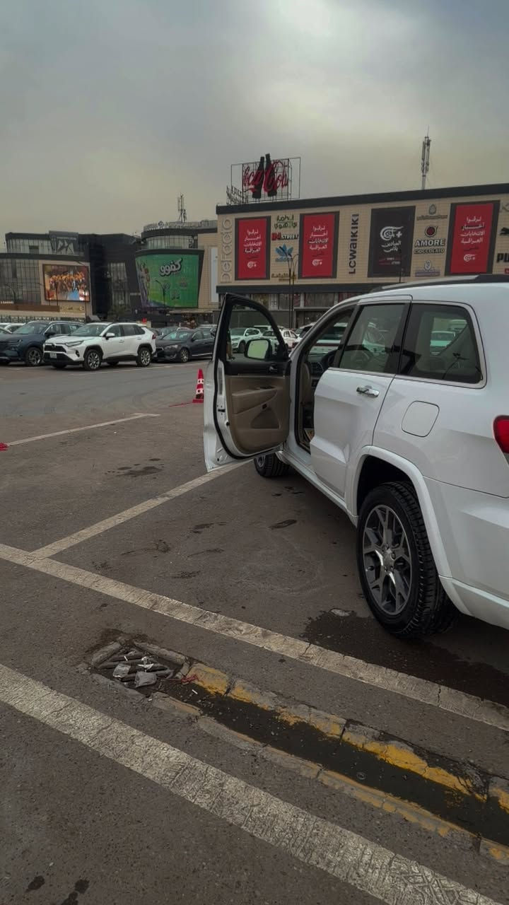 السلام عليكم ورحمة الله
اقرة المنشور الى الاخير شباب الطيبة 👍🏻

جيب اوفر لاند وكالة ليث العبيدي 2019🇱🇷

فول مواصفات 
محرك 3600 
جكات 
مراية قلابة 
تدفئة الكشنات الاماية والخلفية 
تبريد كشنات الامامية 
بانوراما سقف 
نقطة عمياء 
ثلاث شاشات 
حساسات 360 درجة خلفي وامامي
توقف ذاتي عند الرجوع مانع اصطدام 
رادر خلفي 
رادار جانبي 
ويل 20 
ماااااااااااااشية 75 الف كيلومتر 
السعر 29 ومجال بسيط 
السيارة جديدة جدا مال بيت 
اي استفسار اتصار علة هذا الرقم غير متوفر ع الفيس بوك 
***********
