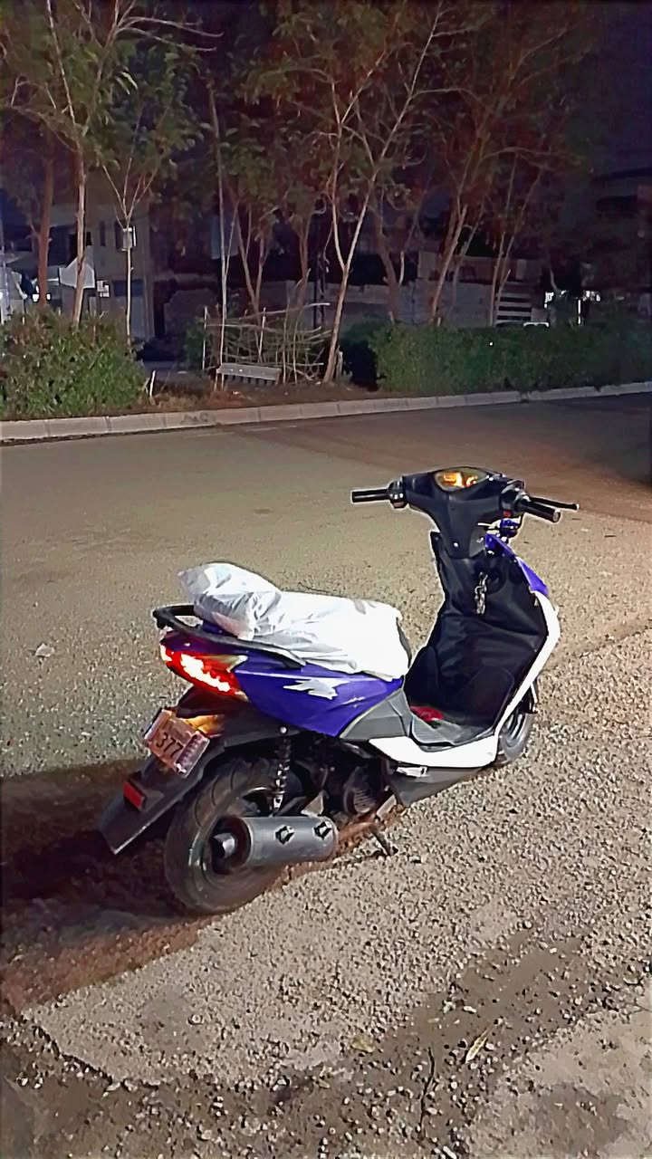 ماطور ماكس sf مودیل 2021    150cc کلش نضیفه نقصها بس كفر جكمجه محرك بشرط بس ولف مبدل نكره سلف یشتغل و هندر واحد یشتغل كهربائیات كامله ما بیها نقص سعرها 300و بیها مجال مکاني کرکوک روناکي ***********
