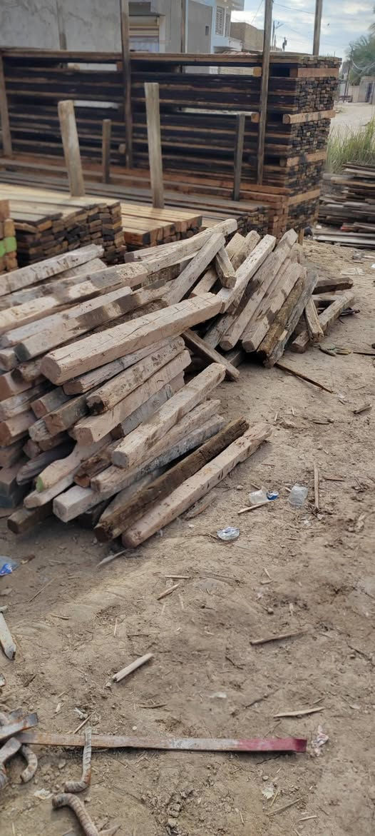 خشب للبيع شلع ***********
