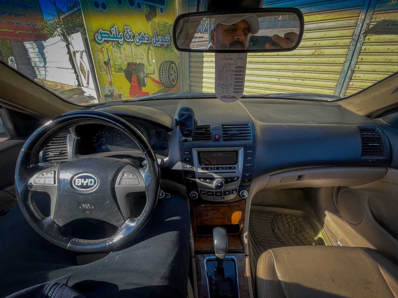 السلام عليكم ورحمة الله وبركاته
من رخصة الأمن...
BYF f6
موديل 2011
السياره جانة أجرة ومحولينه خصوصي 
مصبوغه عام لا كص ولا ضربه 
صدر امامي جديد 
مشط ستيرن جديد 
داينمو جديد 
صدر خلفي 70 :/:
سياره عضمته حلوه 
50$ وبيه مجال 
***********
