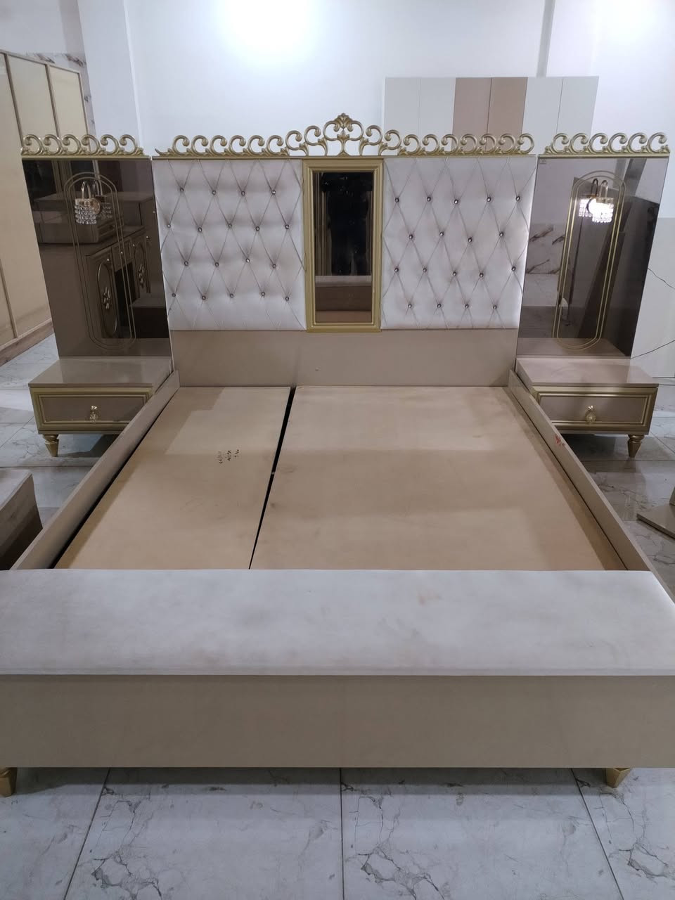 غرفه نوم تركي ستعمال كلش قليل 9قطع للستفسار ***********
