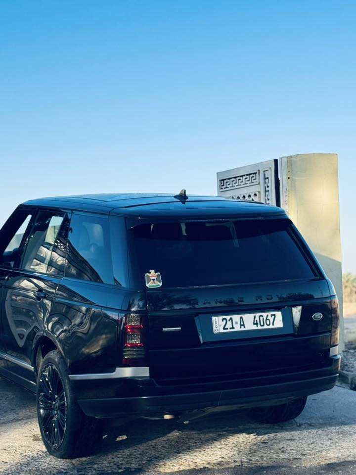 سلام عليكم للبيع رانج روفر فوك
سيارة وارد أمريكي بيه الباب الخالفي الوره سايق مدل بلادي 
سيارة كير محرك عله وضع شركه 
رادارات امامي خلفي 
سيارة كشنات تبريد 
سيارة تشغيل عن بعد 
السعر 325وبيه مجال 
***********واتساب
مراوس تاهو او يوكن او الاندكروز
