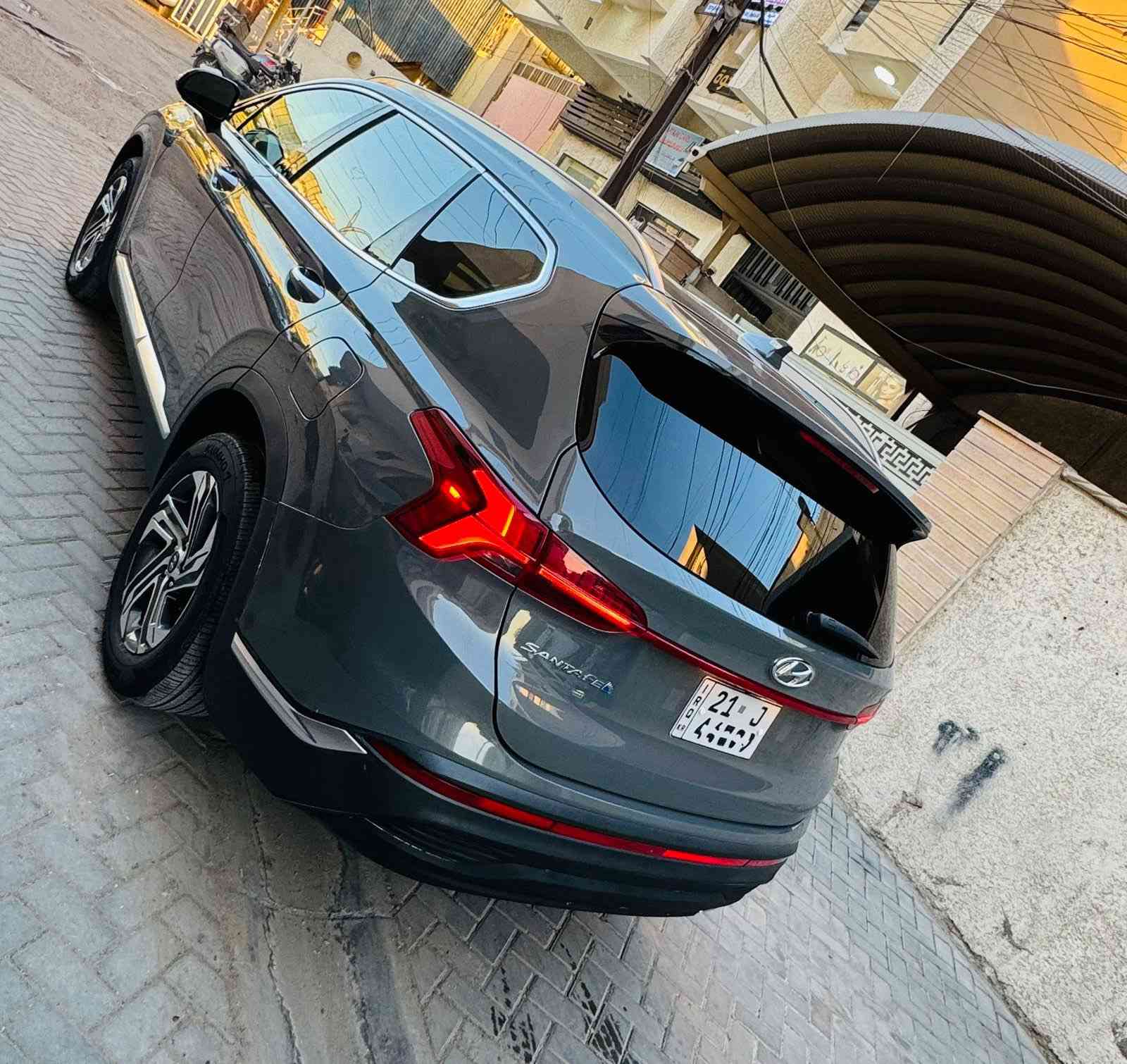 السلام عليكم هيونداي سنتافي 2022 فووول كلين(مكفوله من الصبغ والتبديل والايرباك والشواصي) حادثها بارد بسيط بالجملغ الخلفي وصور الحادث مرفقه محرك 2500cc كير دكم بانوراما وبصمه ذكيه وترحيب بردات بالابواب رادار ونقط عمياء تشغيل عن بعد صندوك كهرباء سستم صوت هارمن ودمام بالصندوك دشبول دجتل وشاشا جبيره اضائه الاماميه والخلفيه لد جام دبل طبقه شاحن موبايل وير ليس السياره جديده ماشي 38 الف مايل رقم سليمانيه تحويل مباشر السعر 235ورقه مكانها بغداد زيونه الاتصال *********** *********** وبالعافيه علياخذها
