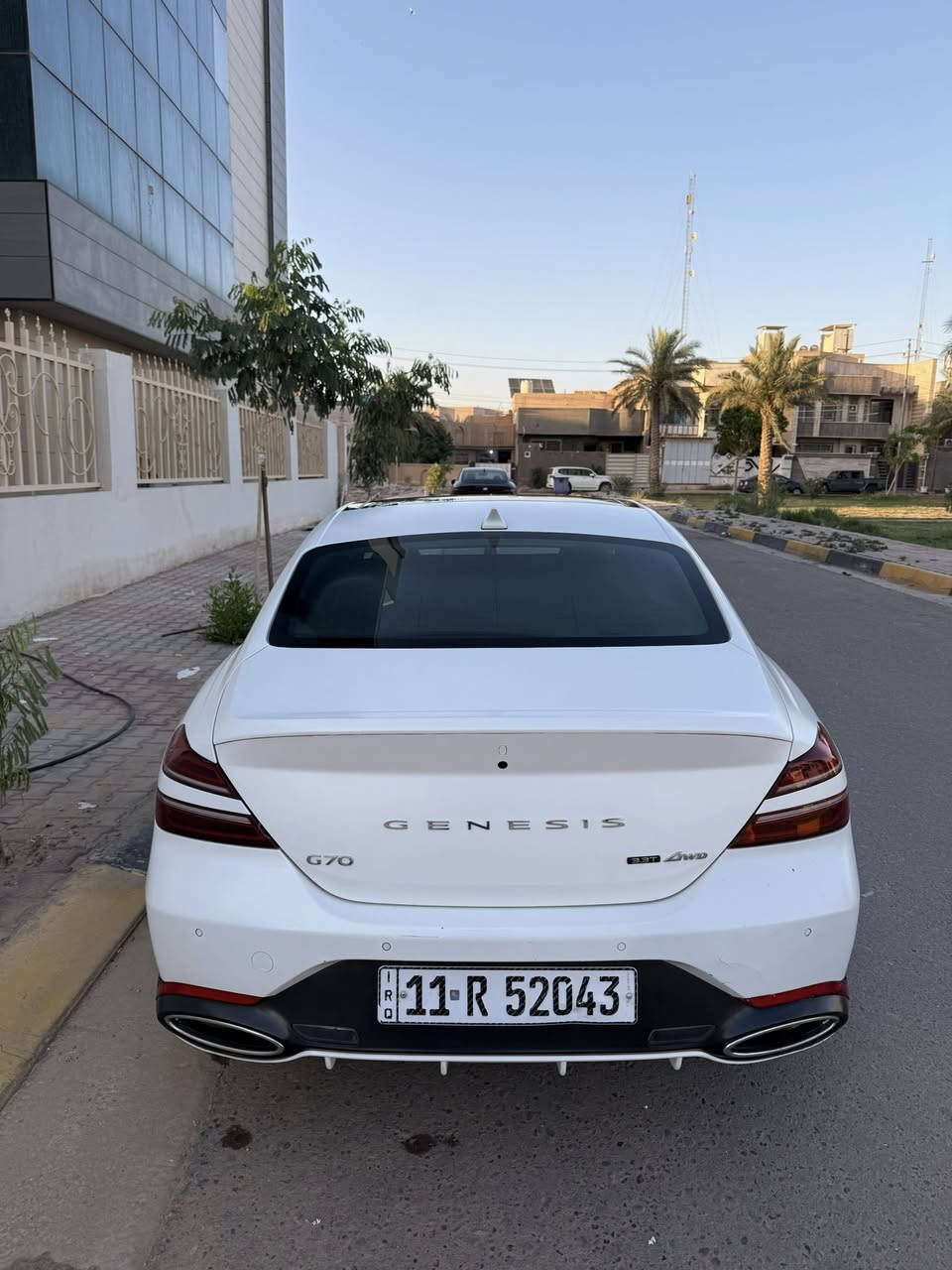 السلام عليكم....

 للبيع Genesis G70 3.3 T AWD– Sport Prestige
محرك V6 دفع رباعي 
موديل 2023 – سبورت برستيج أعلى فئة بالجينيسس رقم بغداد باسمي 

والسيارة مميزة جدا VIP 
اللون مميز : أبيض مات طافي بلادي 
ماشيه : 47 الف كيلو فقط 

المواصفات :
• محرك 3.3 لتر Twin Turbo V6 دفع رباعي 
. بانوراما و فتحة و سقف كنتارا 
. ويل 19 تو سايز رياضي 
. تايرات جديده Pirelli
. كامرات 360 و حساسات بكل مكان 
. ترحيب مرايا جانبية ( علامة جينسس ) 
. حساسات امامي خلفي 
. رادار امامي تفاعلي 
. سستم بريكات بريمبو 
. صندوق ذكي كهربائي ( يفتح عند الاقتراب ) 
. رادارات جانبية ( نقطة عمياء )
  المواصفات الداخلية 👇🏻
1. سقف كنتارا اسود 
2. كشنات جلد بقلاوه و داخل احمر 
3. سستم صوت ( Lexicon ) 15 سماعة 
4. نظام ( اوتو هولد ) للتوقف لفترات قصيرة
5. ( تدفئة وتبريد ) كشنات امامي 
7. ( تدفئة ) ستيرن 
8. حساسات مطر 
9. شاحن لاسلكي
‏10. ( Head up display )  ( داتا شو ) 
11. تبريد قطعتين + نظام ( clean air )
12. خمس وضعيات قيادة 
‏( Comfort & Eco &  sport+  & custom & sport ) 
13. ابل كار بلي و اندرويد اوتو 
وبعد هواي مواصفات الجنسيس متخلص 

ملاحظة 💯❗️

السياره مزوده مو ستوك 
- شوت تيربو امريكي سبورت عالية الاداء 
- سستم اكزوزت كامل امريكي 
- عطاس تيربو 
- غراضها كلها وياها 

السياره جديده مناقصها اي شي 
تايرات Pirelli الاصليه كامله و جديده 
دسكات جديده وكاله 
بلكات وكاله 
ادامه للسياره والمحرك 

حادث السياره جاملغ خلفي موضح بالصور راجع بارد نفسه بدون اي تبديل 

سعر السياره 285 ورقة 

تواصل دايركت او على رقم 
***********
