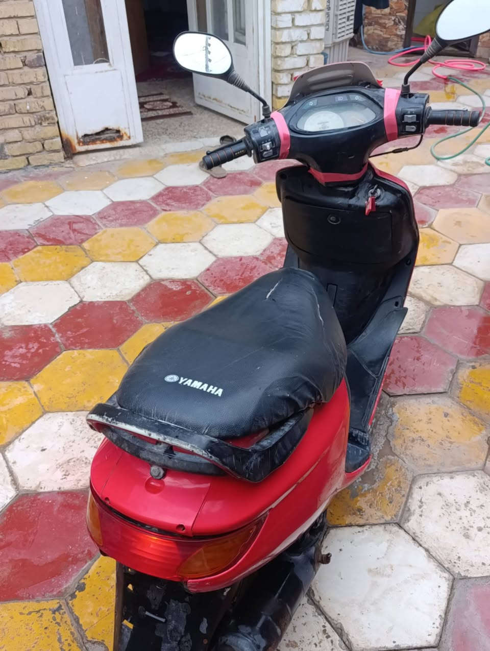 السلام عليكم فراشه للبيع  مفتوحه دراجه تاير وباتري وكابريته جديد كهربائيات كله شغاله سلف شغال نكره سعر 250 وبيه مجال مكان القاسم.  ***********
