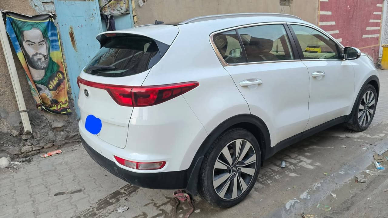 سبورتج
٢٠١٨،خليجي،بانوراما،حساسات،كامره خلفيه،مكفول المحرك والكير،مامفتوح ع وضع الشركة ماشيه ١٣١ الف كيلو متر سباره فول موصفات عده البانورما والبصمه حساس امامي وخلفي وكامرعده وتحكمات 
العنوان(بغداد/الكرخ،الشعله/*********** وتساب/*********** )
