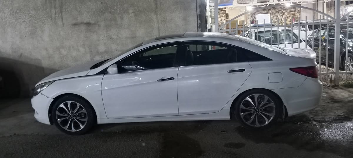 السلام عليكم سوناتا 2013 وارد امريكي 2000تيربو مكينه جديد تحويل مباشر مكان بابل سعره 110 للتواصل ***********
