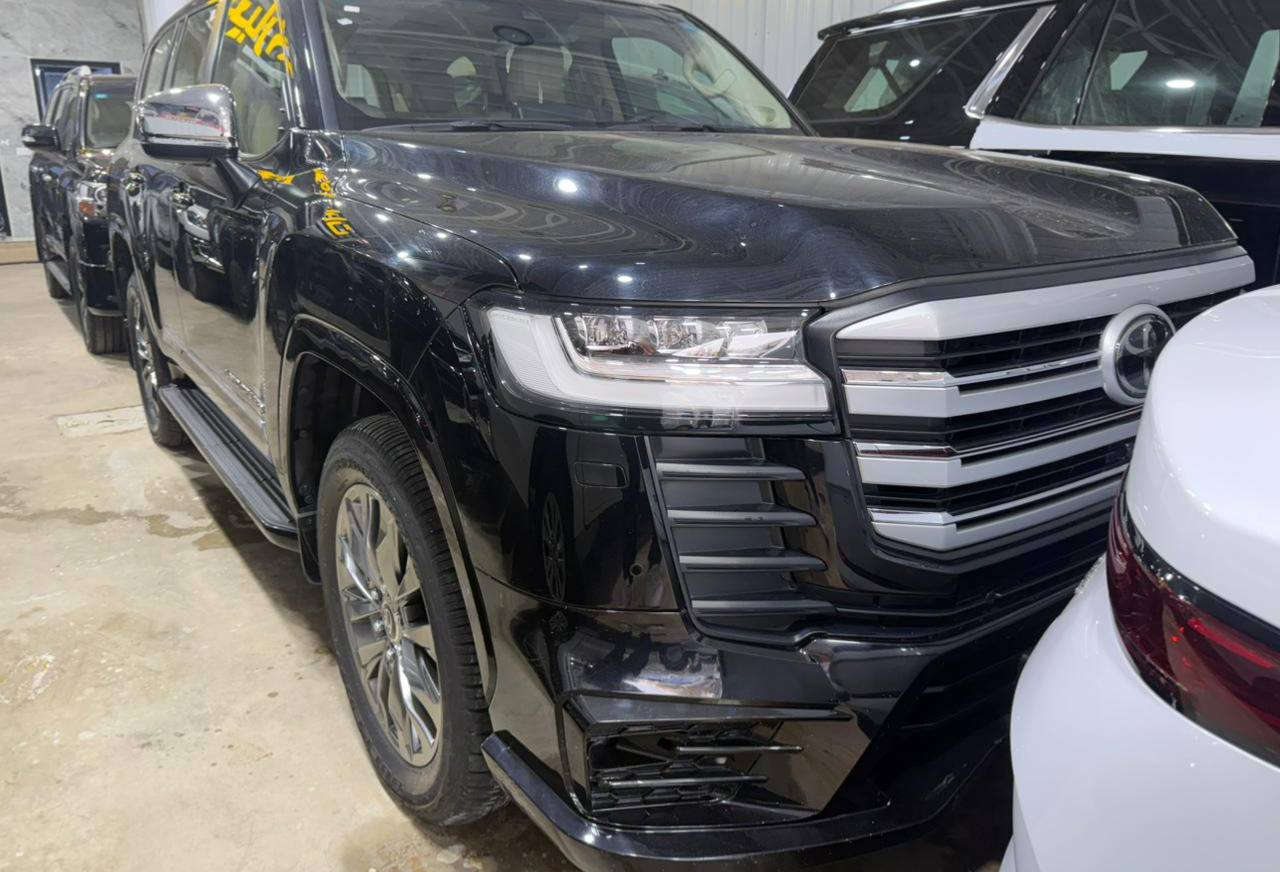 السلام عليكم شباب 
لا ندكروز موديل 2023 فئه vxr 
ماشيه 20 الف سيارة كفاله عامه 
مكاني بغداد الحبيبيه هاتف ***********
