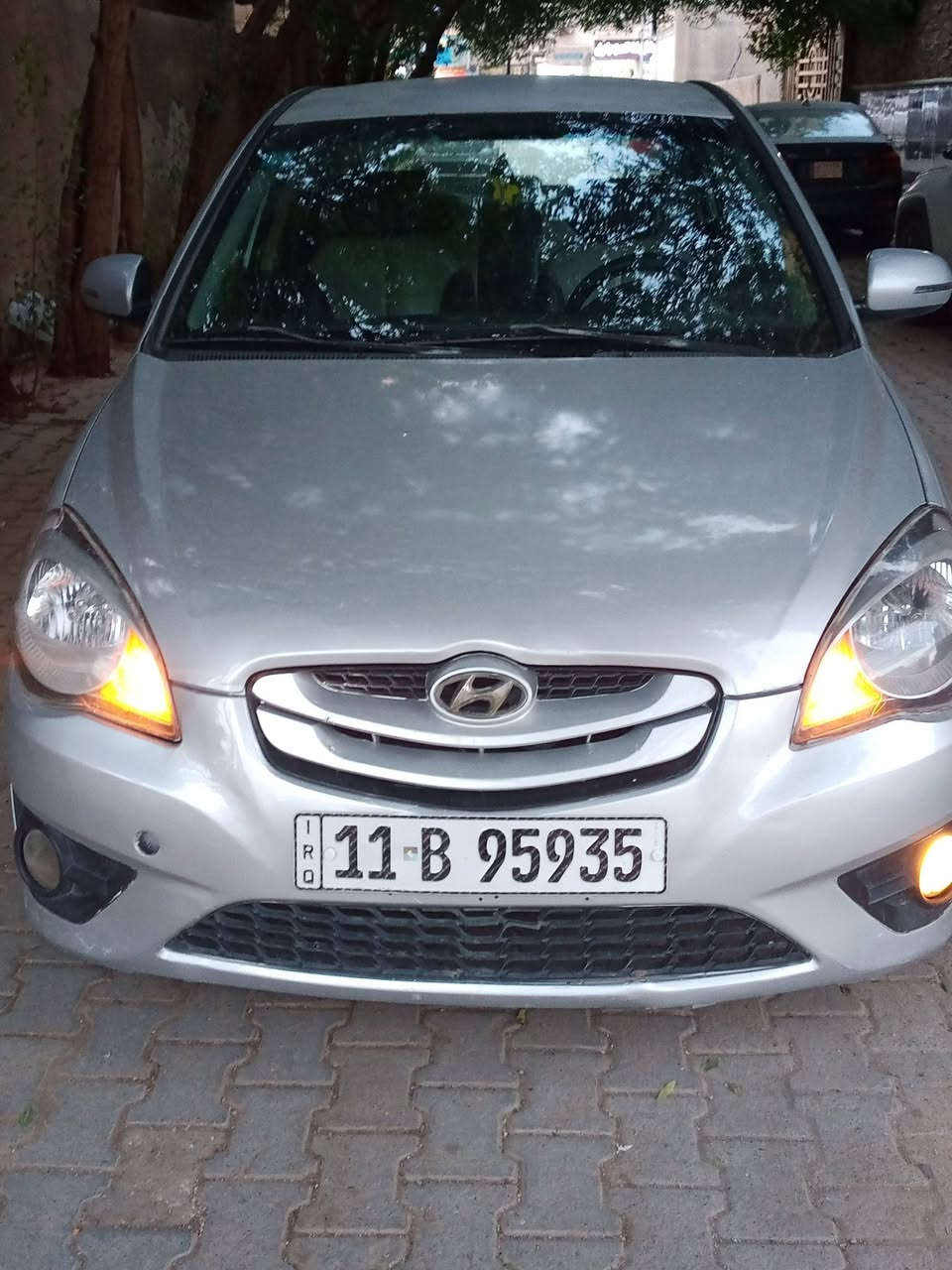 السلام عليكم هونداي اكسنت 2010رقم بغداد انكليزي بسمي مكفوله من الحادث بيه مكانات صبغ قليله محرك 1600لاتقصير ولابخاركير اوتوماتيك حداديه جديده صدر امامي وخلفي تبريد ثلج تخم تايرشاشه كامره خلفيه حساسات تحكم ستيرن جهتين مري شفط اشاير بلمري السعر83 مجال قليل في كربلاء رقم مبايل ***********
