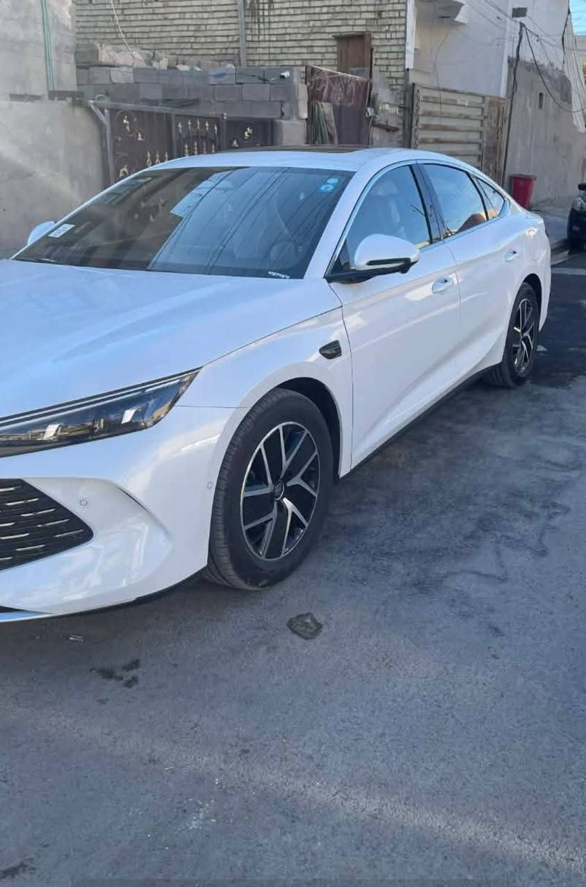 السلام عليكم
للبيع 
Byd_كن L __ موديل 2025
على وضع الشركه مماشيه هواي مرقم كامل لوحات وسنوية 
مرقمه بغداد وجاهزة بأسمي  ✅
السياره : هايبرد & بانزين & كهرباء يعني التفويله الوحده بانزين تمشيك 2100 كيلو✅
سعة التانكي 65لتر    ✅
تحكم تبريد شاشه      ✅
هند بريك كهرباء.        ✅
دشبول شاشه ديجيتال✅
اوتو هولد.                 ✅
تشغيل عن بعد تحكمات مقود✅
اوامر صوتيه.             ✅
مقود جلد حياكه.        ✅
3 وضعيات قيادة.       ✅
كاميرا خلفيه.             ✅
حساسات امامي خلفي ✅
اشاير بل مري.  13 كامره             ✅
دخول كارت NFC بالمري 🛜
تتسع المقصورة ل 5 ركاب👨‍👩‍👧‍👧
المقاعد جلد اسود ملكي 
اناره داخليه LED✅
لد امامي LED✅
‏LED بك لايت دخاني ✅
قطعتين تبريد ✅
كروس مثبت سرعة✅
مانع تزحلق✅
منفذ شاحنه خلفية✅
  فتحه سقف ✅
🔴 جميع العده مالتها موجوده 
وشاشة بيها كامل تطبيقات
العنوان بغداد 
رقم صـــاحب السيارة: *********** وبي واتساب
