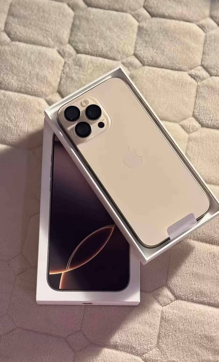 آيفون ١٦ برو ماكس شرق اوسط بطاريه ٩٢ مستبدل شاشه اصلي شرط مراوس ب ألترا ٢٤  

***********
