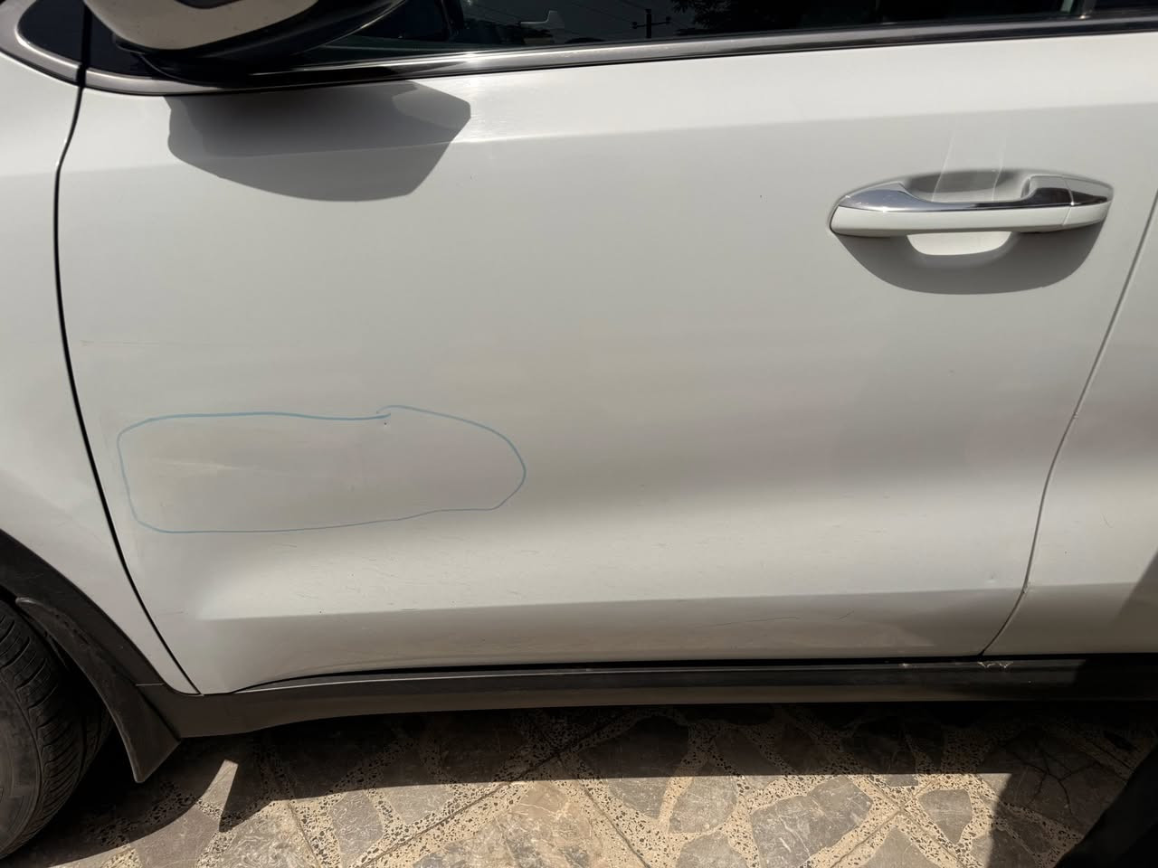 السلام عليكم سبورتج ٢٠٢٠
ماشيه ٩٨
بيها بارد حسب الي موجود بالصوره السياره جديده بمعنى الكلمه 
مكان السياره بغداد الكراده 
***********
