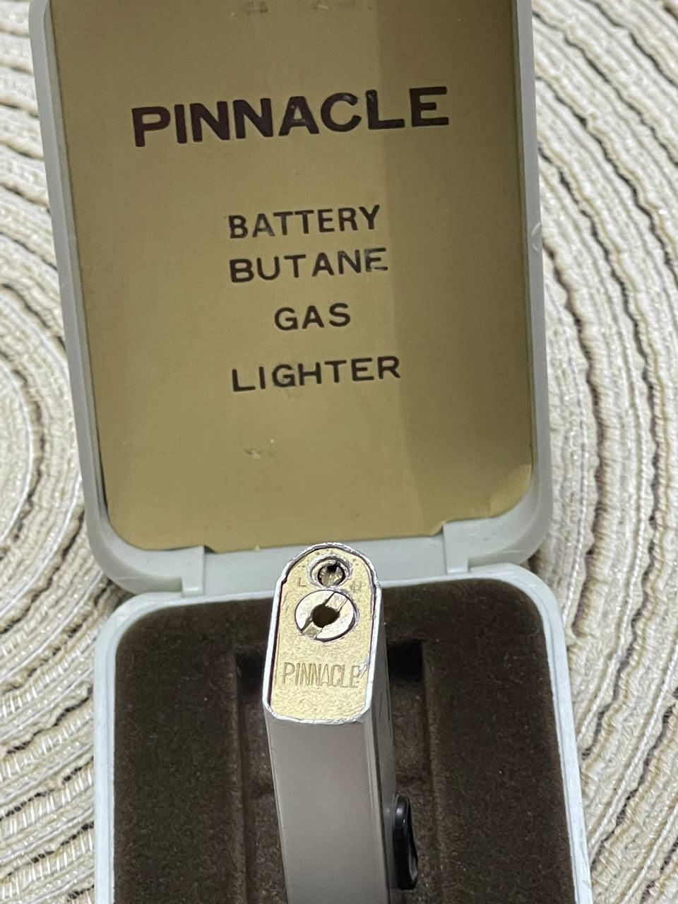 Pinnacle / اليابانية بلعلبة الاصلية
نضام ماكنيت كهربائي تشتغل على باتري صغير نضيفة 
انتاج ثمانينات ومضمومنة من تهريب الغاز 
للاستفسار خاص 
***********
