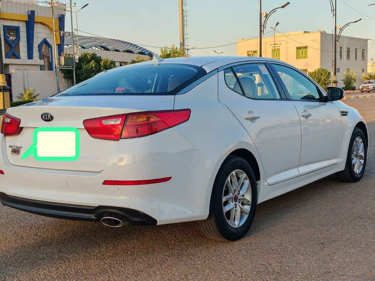 للبيع كيا أوبتيما 2016 وارد خليجي

موديل: 2016
وارد: خليجي
المحرك:  DOHC 16V 2000 ( دوش 2000 )
عداد الكيلومتر : 157,000 كم
اللون: أبيض لؤلؤي
الداخلية: بيجي واسود
الرقم : بغداد خصوصي والسنوية جديدة بأسمي تحويل بأي وقت تريد

المواصفات
✅ شاشة لمس
✅ كاميرا خلفية
✅ حساسات خلفية
✅ مثبت سرعة
✅ تحكم من الاستيرن
✅ بلوتوث + USB + AUX
✅ جنوط ألمنيوم أصلية
✅ تكييف ممتاز وبارد جدًا
✅ مرايا ونوافذ كهربائية
✅ ABS + نظام الثبات
بالحقيقة بعد احلى من الصور

حالة السيارة
✔️ وارد خليجي أصلي.
✔️ السيارة بدون أي ضرر أو حوادث.
✔️ محرك وگير بحالة ممتازة جدًا.
✔️ عداد الكيلومتر : 157 ألف كم، مشي استخدام شخصي هادئ وليس استخدامًا مرهقًا أو أجرة.
✔️ السيارة محافظ عليها بشكل كبير، وجميع الصيانات الدورية اعملها في وقتها.
✔️ لا تحتاج إلى أي دينار مصروف، جاهزة للاستخدام .

📍 السعر المطلوب: 14,600$ ( بيها مجال للتفاوض بالمعقول )

📞 للاستفسار: على الخاص او الاتصال ( *********** )
العنوان : الانبار - الرمادي
