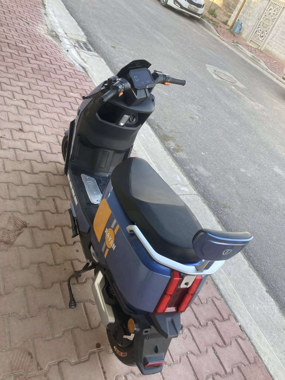 السلام عليكم دراجه شحن ريان وحش الكون للبيع الدراجه خير من الله و مواصفاتها معروفه  الدراجه كلش حلوه و لون ممبز  الدراجه 6 بطاريات دبل الدراجه كلش حلوه 
مكاني بغداد الصالحيه قرب وزاره الخارجيه 
السعر 850 و بيها مجال 
للاستفسار ***********
