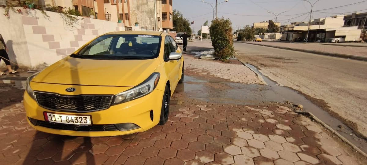 السلام عليكم
كيه فورتي وارد أمريكي موديل 17 كير عادي 6 نمر محرك 2000 ماشيه 103
 تبديل جاملغين اوبنيد الباقي ليبل واحد
 صدر امامي خلفي جديد تخم تاير جديد
السعر 95 

*********** بي واتساب

 مكان السياره بغداد المحمودية
