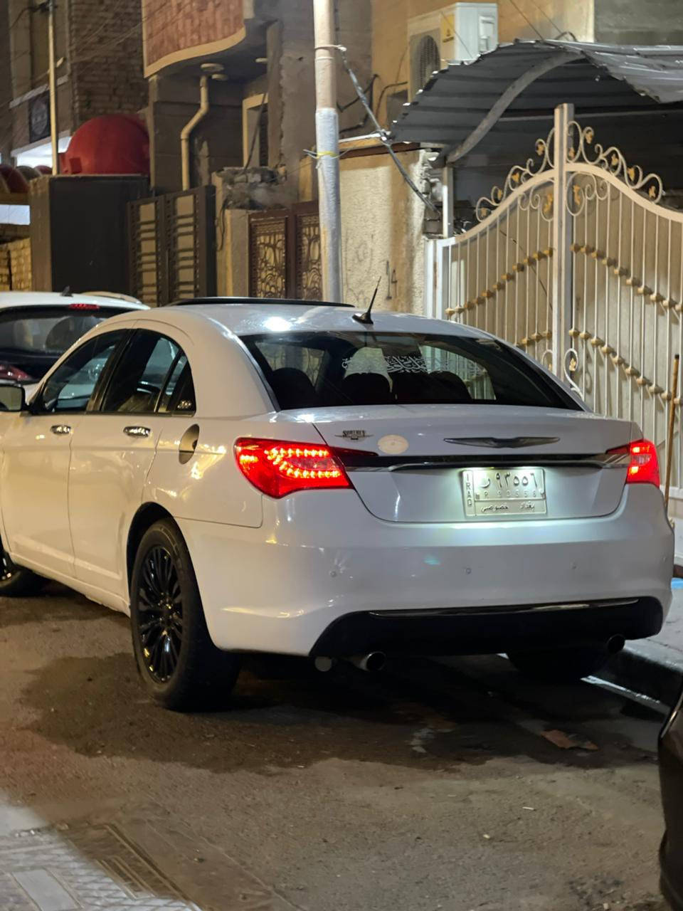 السلام عليكم السياره c200للبيع حادثه جاملغ خلفي وجاملغ امامي كير ومكينه خير من الله السياره احله من الصور  مكينه v6 فول عده بصمه مكاني بغداد البياع المو شراي لا يخابرني الاستفسار اتصل عله هذه الرقم   ***********
