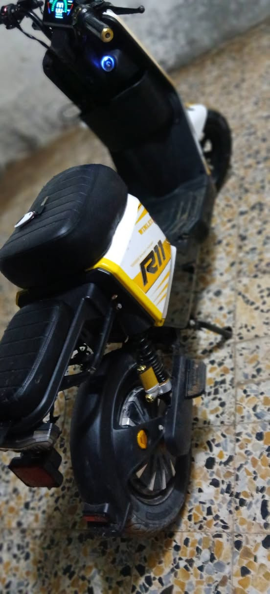 سلام عاليكم دراجه ار 11 البيع خمس بطاريات البطاريه الوحده 32 امبير دراجه حلو ونضيفه سعر 500 عنواني البصره شط العراب جزيره الستفسار ***********
