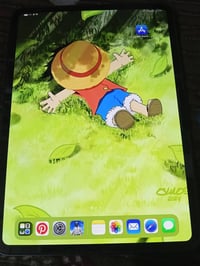 ايباد برو M5 مشحون ٧٠ مره بطاريه 100 نظيف كامل ملحقاته داخل بظمان بعده...