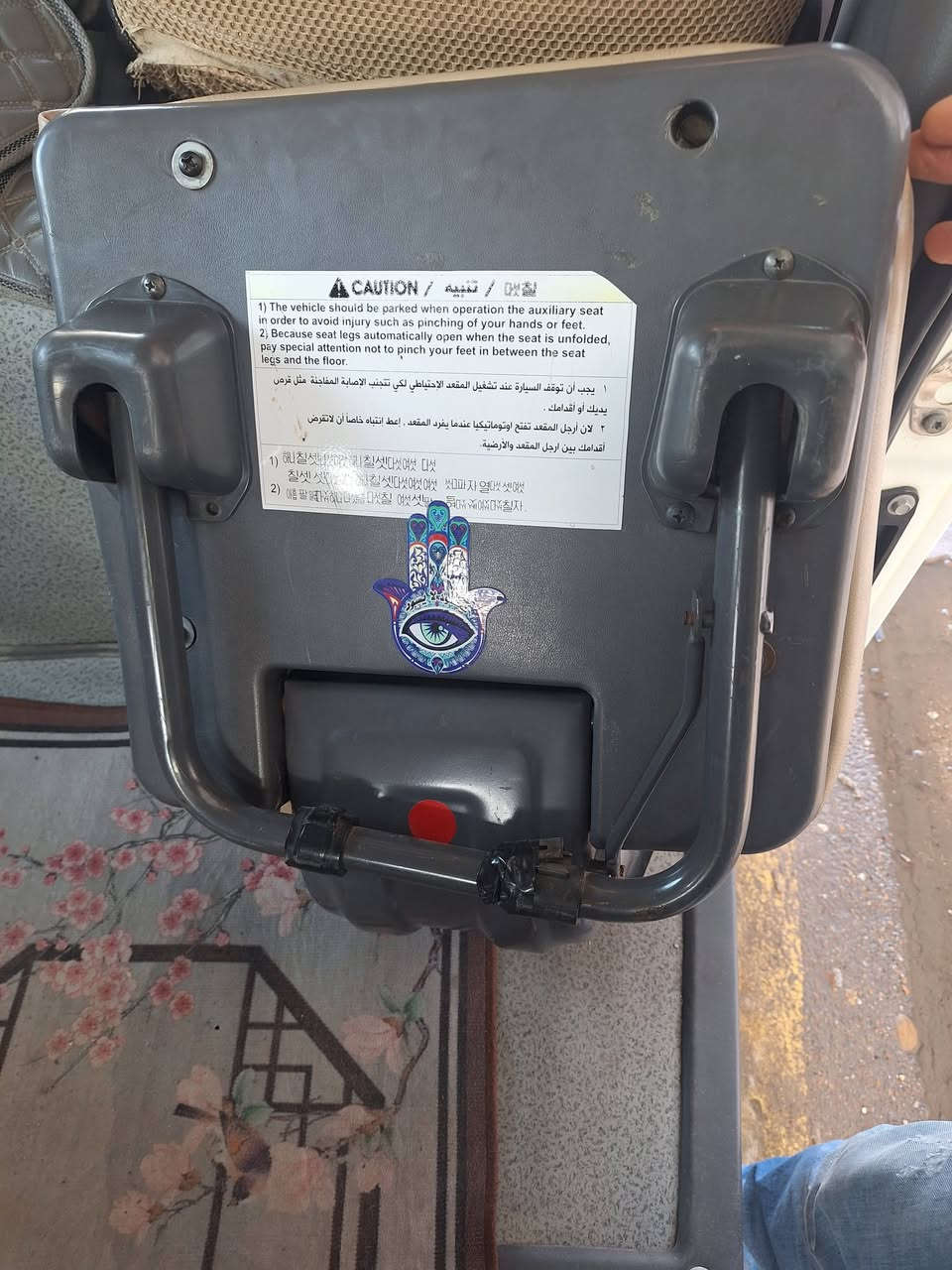 كشن نيسان قلاب للبيع ***********٩
