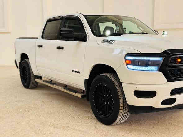 السلام عليكم دودج رام 2020 ترايدسمان مكفولة رقم اربيل باسمي تحويل اووكالة هزة سنوية ارقام جدد  ماشية 50 الف بدون حادث بدون ايرباك بارد فقط بالجاملغ 

محرك 5700 V8 

باب طويل بدي قصير 

السيارة عليها تخم تاير جديد ويل ماركة فيسون امريكي 
واويل كاج بلاجكتورات صيد 

السيارة جاهزة من كلشي بدون اي نقص 

مكان السيارة بغداد 

للاتصال// ***********
للاتصال// ***********
