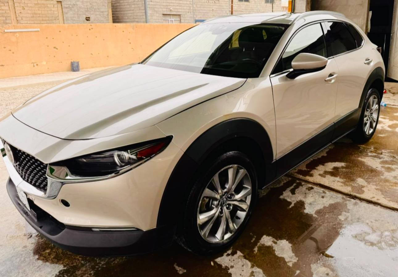 السلام عليكم 
مازدا cx30   دفع رباعي  موديل 2023 رقم بغداد هزه سنوية كله جديد  
 بريميم فول ١/١ أعلى فئة  
49.000km
المواصفات 
داخل جلد    
داتا شو 
لايت متحرك 
فتحة 
قيادة ذاتية 
رادارات 
باب خلفي كهرباء 
حادثها بالصور بنيد مصلح ومصبوغ 
وباقي المواصفات المعروفة السعر 165 
بغداد ***********
