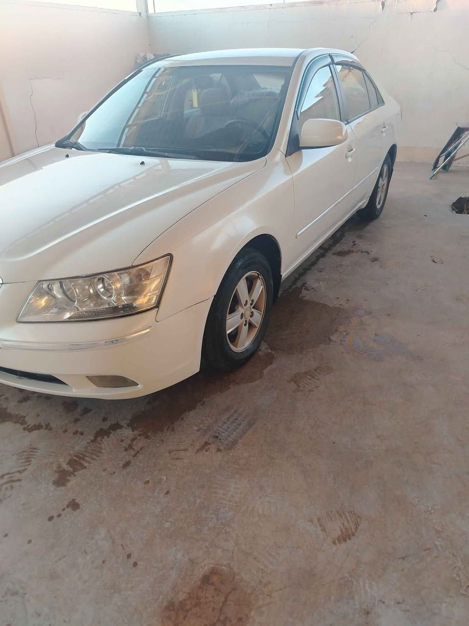 سوناتا موديل 2010 وارد كوري محرك 2400 مصبوغة عام اثر ضربة في الجاملغ الخلفي تبريد شغال السعر 85 وبيها مجال للتواصل *********** النجف, العراق
